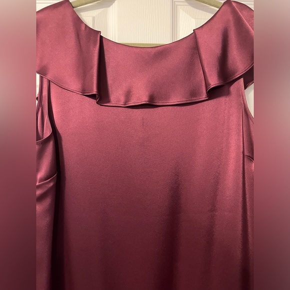 St. John sheath shift dress with ruffled neckline and V neck back size 12 - Picture 2 of 6